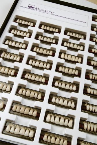  Monarch Superior 3 rétegű akrilát műfog ALSÓ RÁGÓ